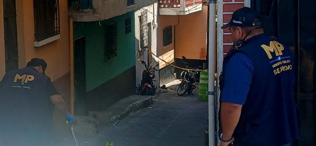 Zona 5: Hombre es víctima de un ataque armado tras salir de su vivienda
