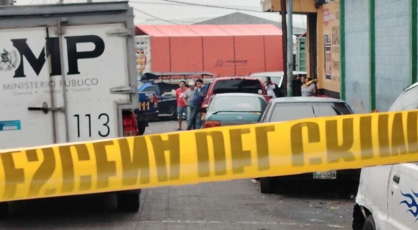 Cuerpo envuelto en sábanas es hallado sin vida en la zona 8