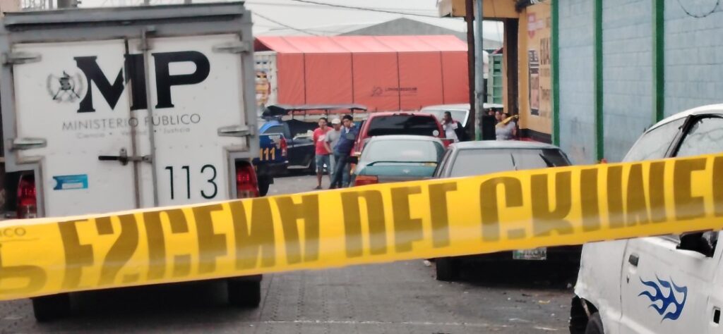 Cuerpo envuelto en sábanas es hallado sin vida en la zona 8