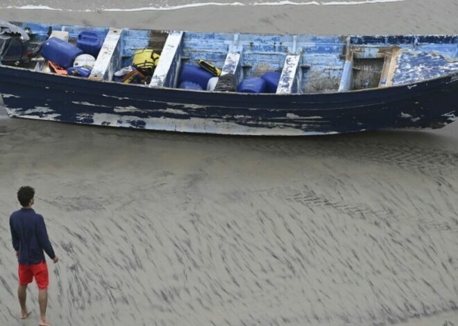 Tres muertos y siete desaparecidos en el vuelco de una barca en California