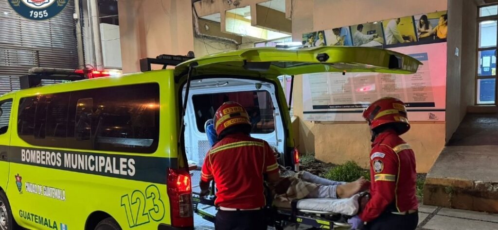 Bomberos asisten parto exitoso en vivienda de zona 18
