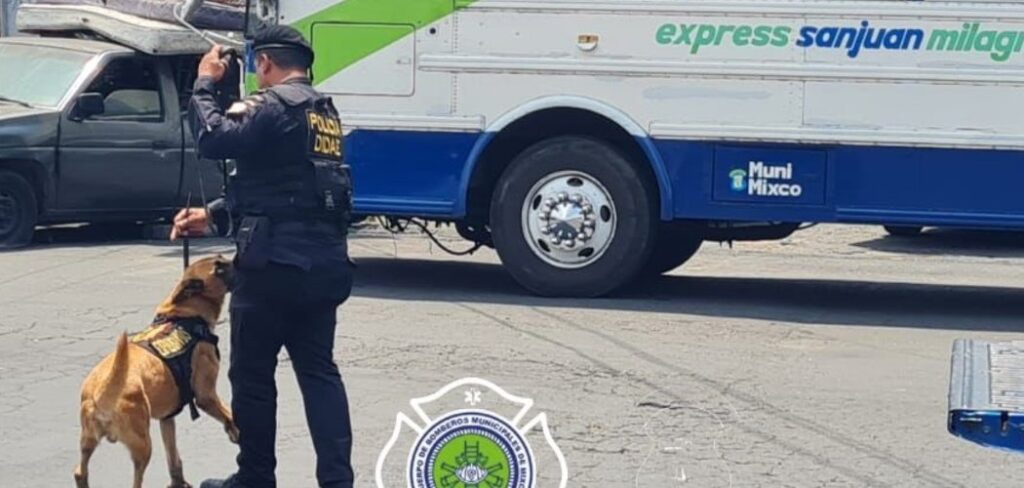 Mixco: Reportan amenaza de explosivo dentro de bus del transporte público