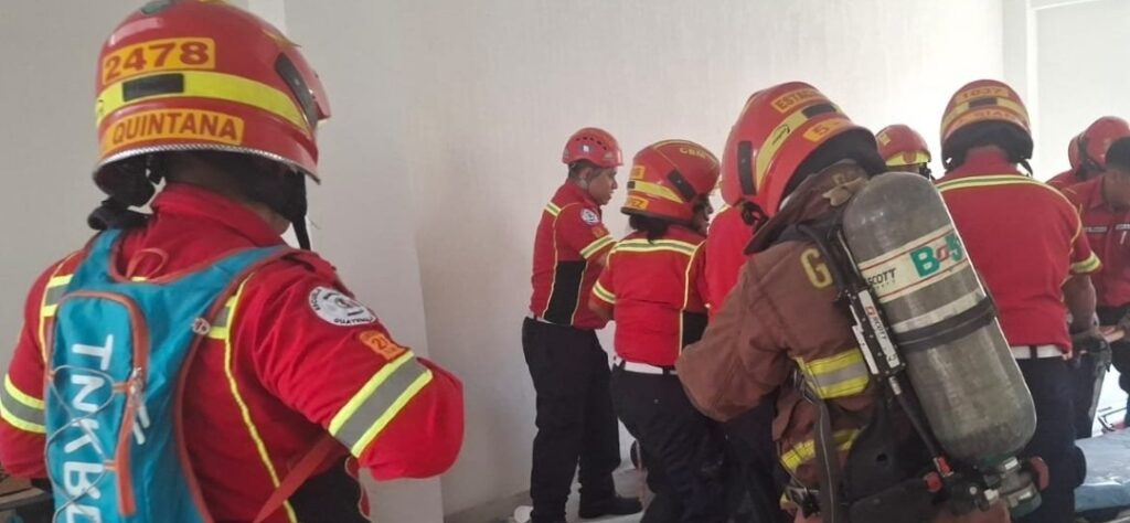 Zona 1: Tres hombres terminaron inconscientes tras quedarse sin oxígeno durante sus labores