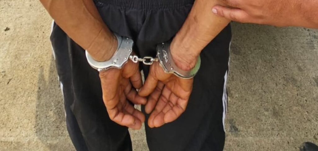 Agentes de la PNC capturan a dos pandilleros de origen salvadoreño
