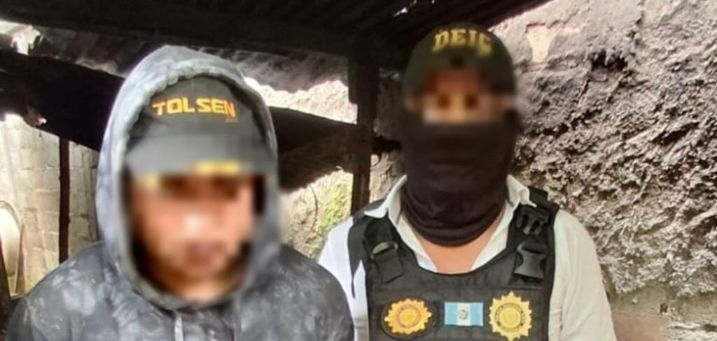 Fiscalía envía a prisión a hombre que ahorcaba a sus víctimas