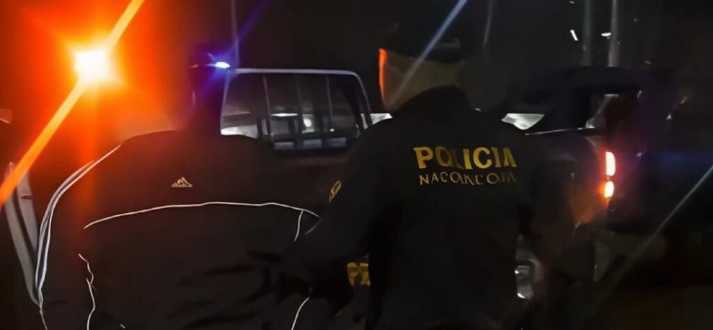 Agentes de la PNC capturan a hombre que conducía picop robado