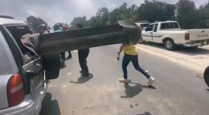 Colisión en ruta Interamericana deja heridos a padre e hijo