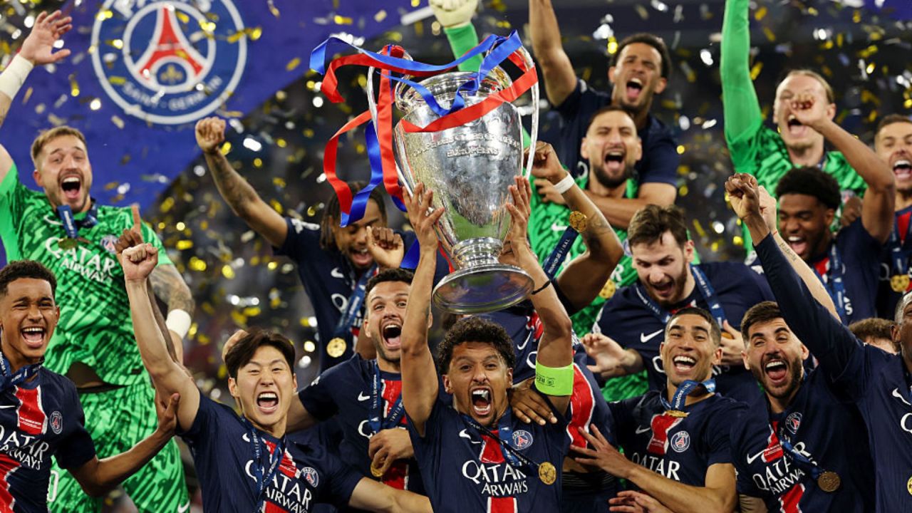 El PSG gana su primer título de la Champions League tras derrotar al Inter de Milán 5-0.