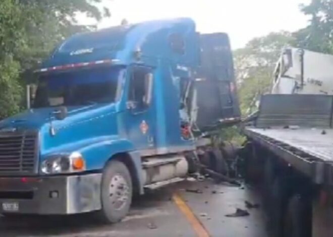 Accidente de tránsito en km 288 de la CA-13 en Izabal deja vías bloqueadas