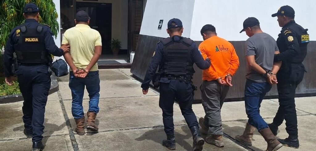 Chiquimula: Autoridades de la PNC capturan a tres presuntos integrantes de banda de asaltantes “Los Primos”