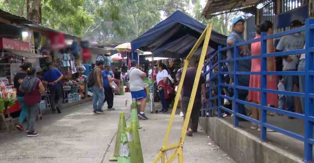 Vendedores en el Hospital Roosevelt: de informales a delincuentes | Expedientes