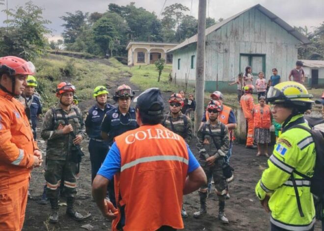 Ya hay casi mil evacuados por erupción del volcán de Fuego en Guatemala
