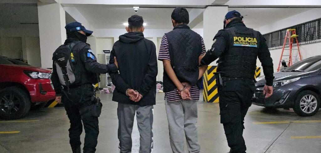 San Miguel Petapa: Autoridades capturan a hermanos sindicados de asesinato