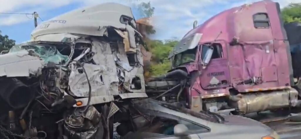 Fuerte accidente de tránsito entre dos cabezales causa caos vehicular en ruta al Atlántico