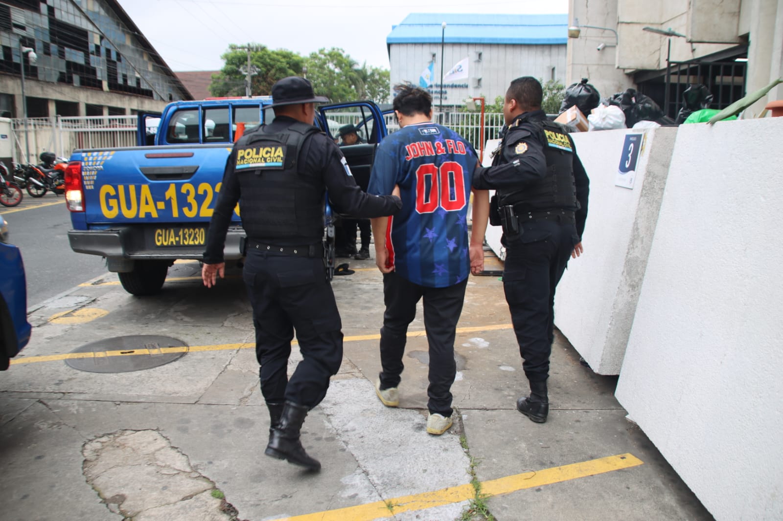 SICARIOS PRETENDIAN ASESINAR A COMERCIANTE, EN SANTA CATARINA PINULA