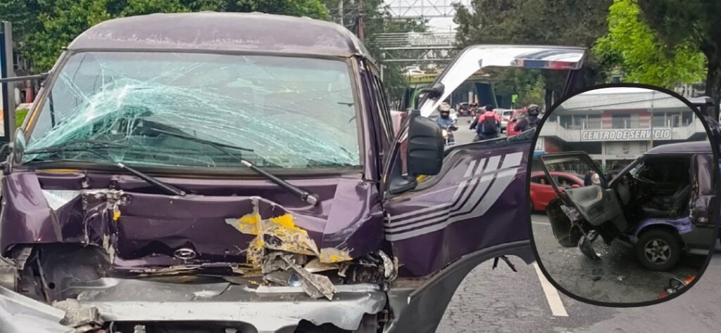 Chofer resulta ileso de aparatoso accidente a pesar de quedar atrapado entre los hierros
