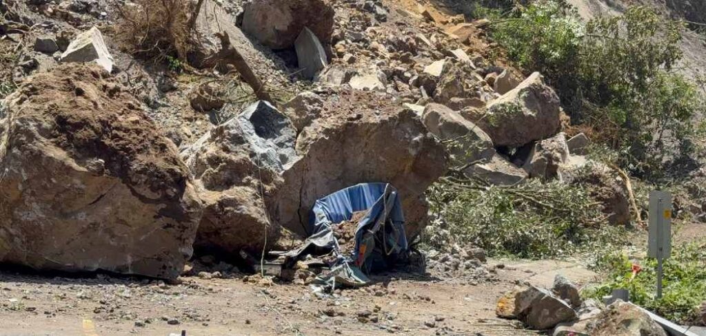 Rescate de cuerpos en Santa María de Jesús: Utilizan explosivos para retirar rocas
