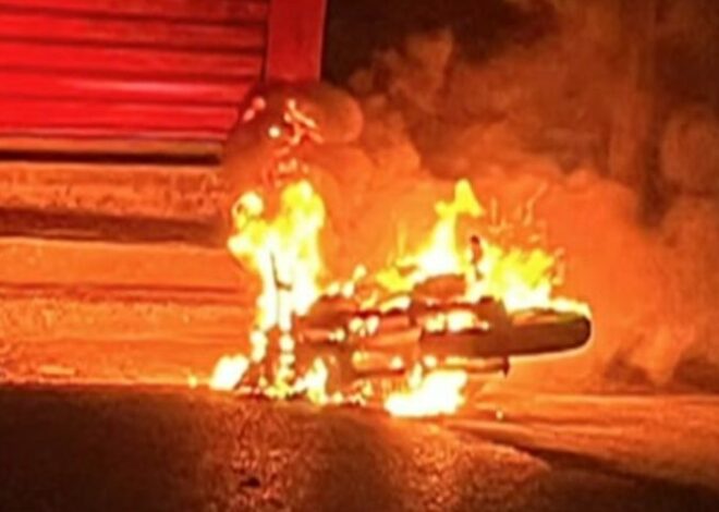 Corto circuito provocó incendio de una motocicleta en Sanarate