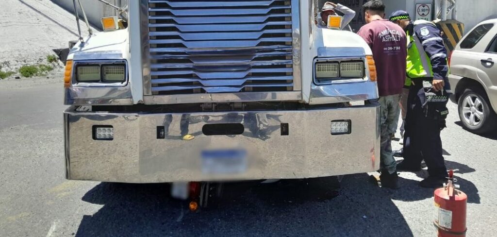 Accidente de tránsito en Amatitlán dejó a motociclista herido