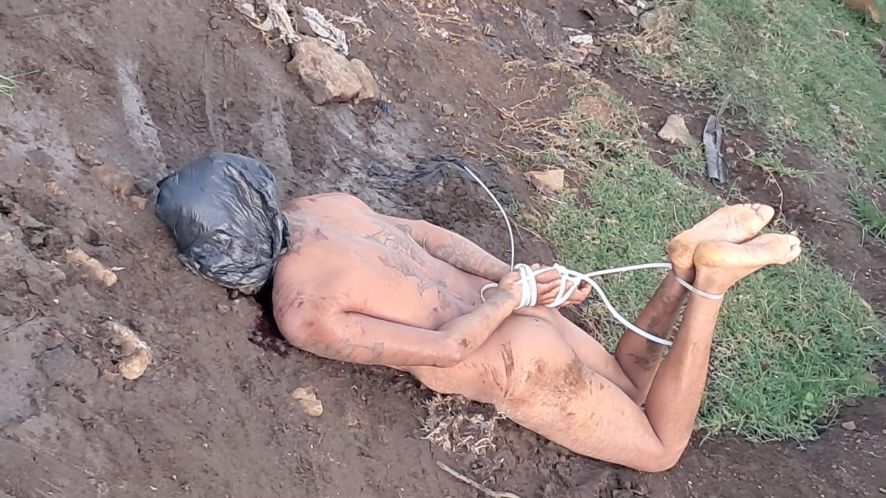 ENCUENTRAN EL CADAVER DE UNA PERSONA ATADA DE PIES Y MANOS EN ULICES ROJAS, BARCENAS VILLA NUEVA.
