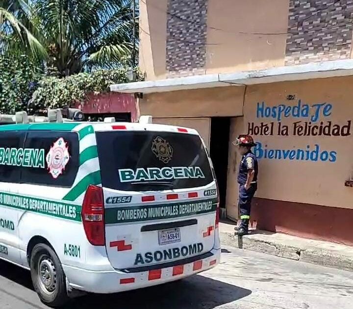 HOMBRE MUERE DE UNA CRUDA EN VILLA NUEVA. TRABAJADORES SE SORPRENDIERON AL VER QUE EN UNA DE LAS HABITACIONES SE ENCONTRARON CON EL CADAVER DE UN HOMBRE EN EL HOTEL LA FELICIDAD EN VILLA NUEVA.