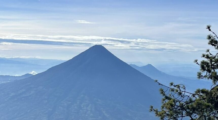 CONRED alerta por posible descenso de lahares en volcán de Agua