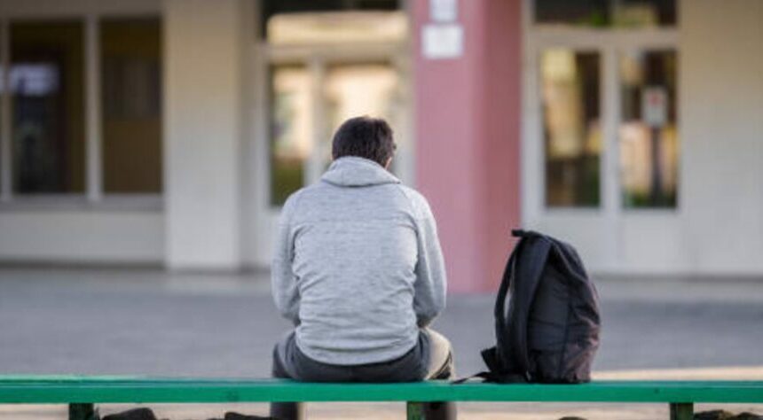 ¡Terror en el aula! Estudiante de 16 años disparó durante examen en San Miguel Petapa
