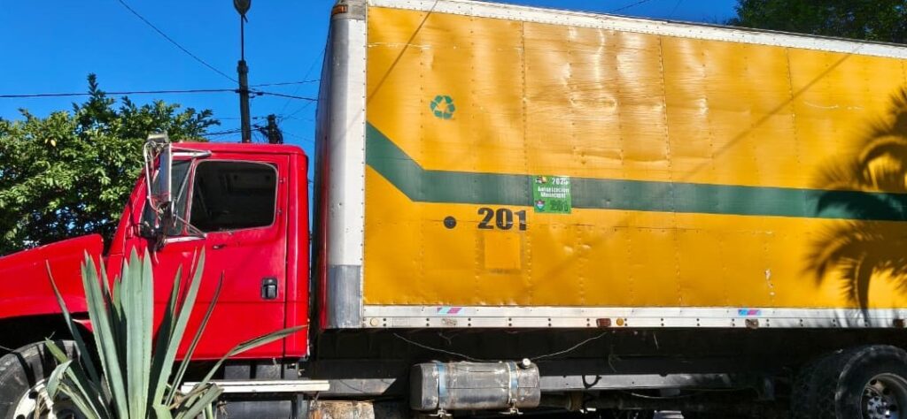 Zona 6: Moto sicarios atacan a tiros camión recolector de basura
