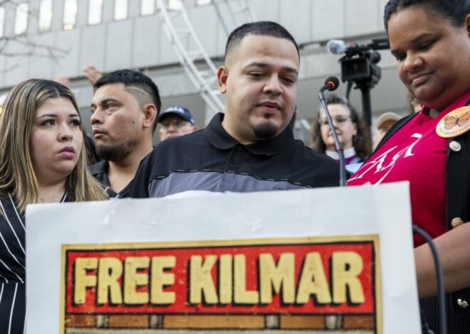 Jueza federal frena deportación de Kilmar Ábrego hasta octubre