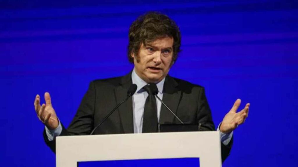 Javier Milei cancela viaje a España tras derrota electoral