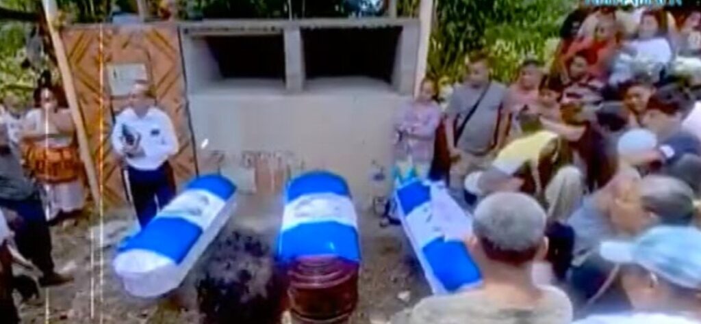 Sepultan a padre e hijas fallecidos en fatal accidente en Izabal