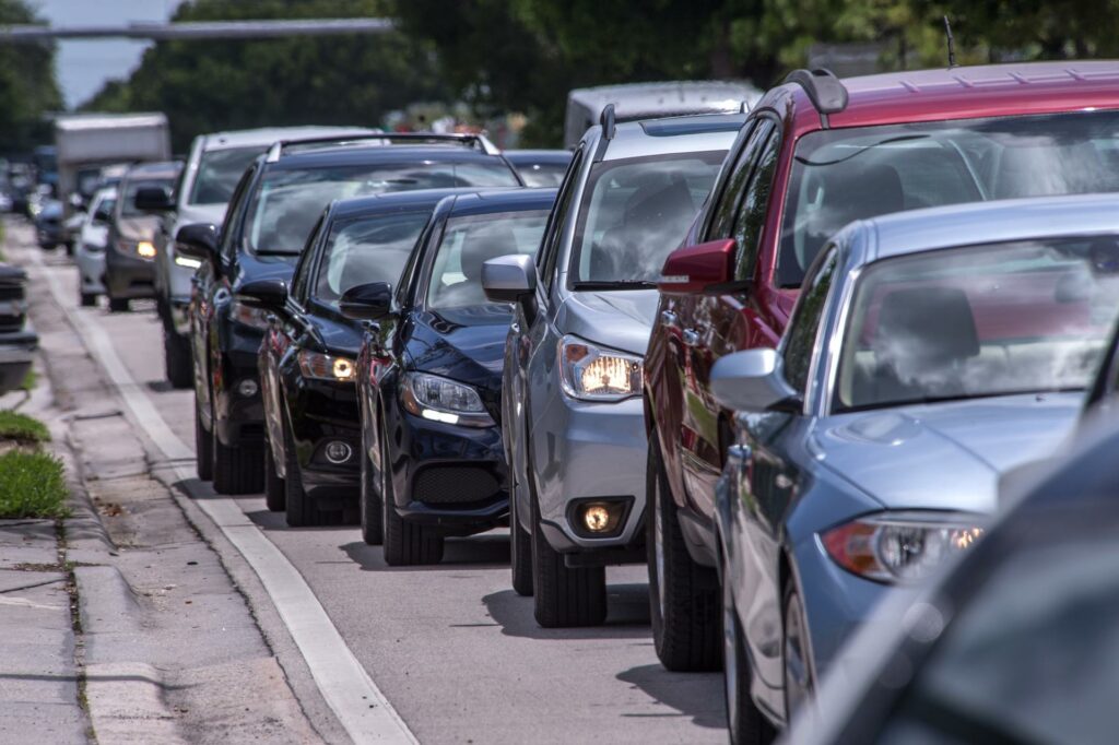 Florida demanda a California por dar licencias de conducir a inmigrantes indocumentados