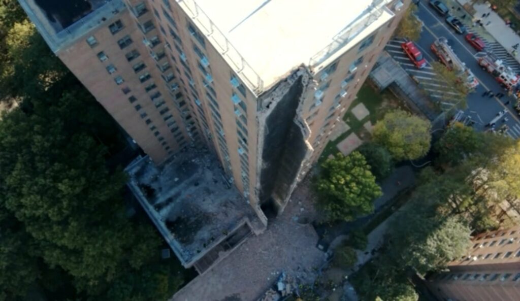 Colapsa parte de un edificio de viviendas en Nueva York luego de una explosión
