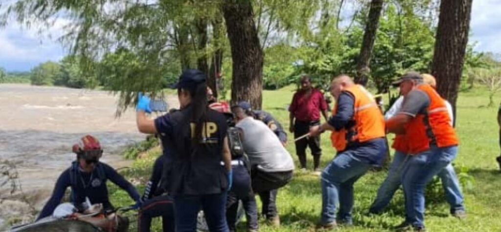 Bomberos rescatan cuerpo sin vida de hombre en río Nahualate