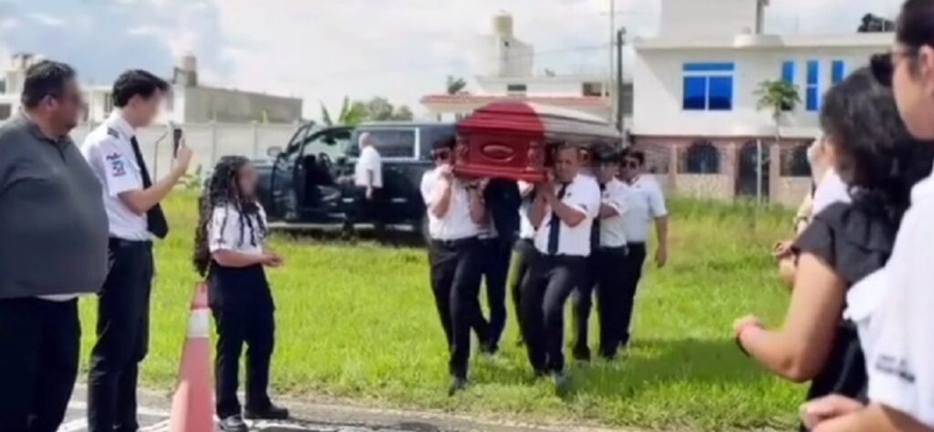 Rinden homenaje póstumo a joven piloto fallecido en accidente aéreo