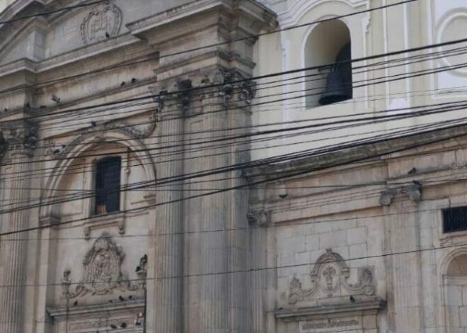 Fieles agradecen a San Judas Tadeo compartiendo comida Tamalitos, chuchitos y tostadas son distribuidos entre los asistentes.