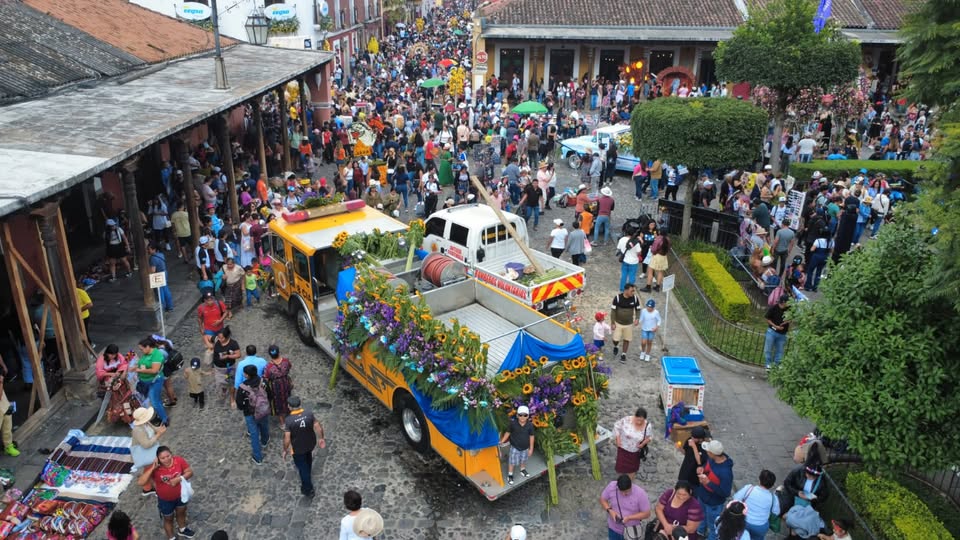 ATENCIÓN! Hoy inicio la novena edición del festival de las flores  en AntiguaGuatemala
