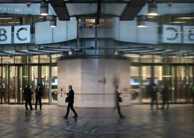 La BBC está decidida a defenderse frente a Trump, según su presidente