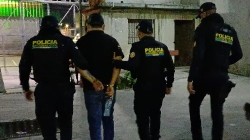 Encargado de un bar en Amatitlán fue capturado por permitir el ingreso de menores