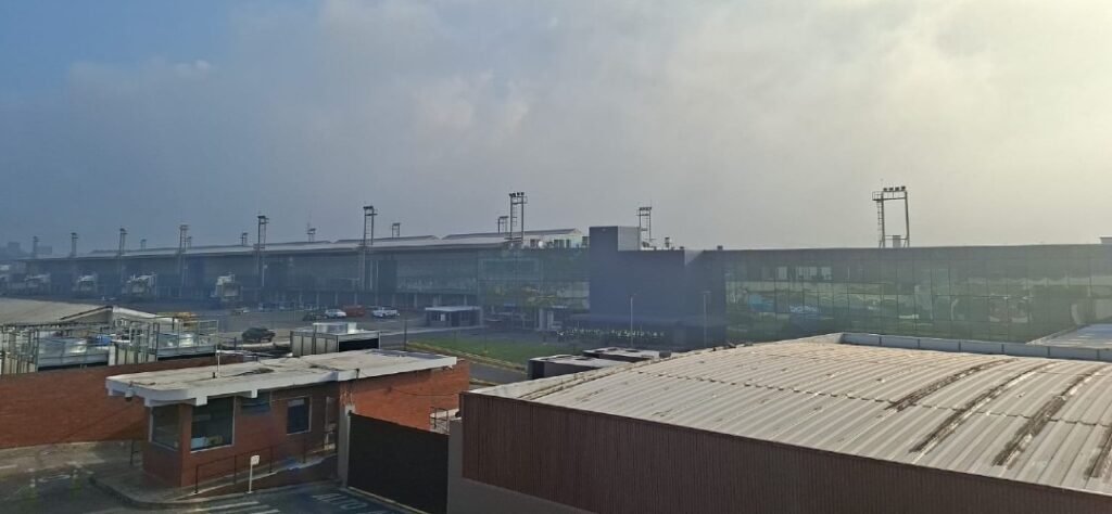 Neblina densa activa alerta verde en el Aeropuerto La Aurora