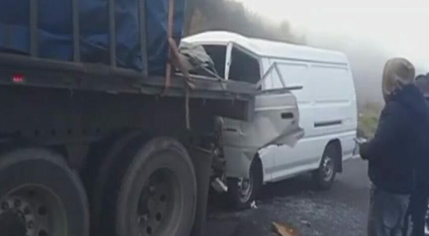 Tres personas resultaron heridas tras choque entre microbús y tráiler en la ruta Interamericana