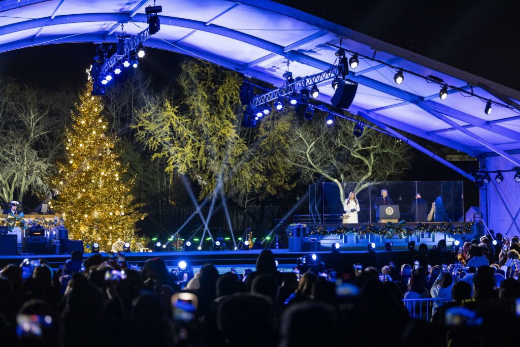 Magia navideña en Washington: El encendido del árbol de la Casa Blanca