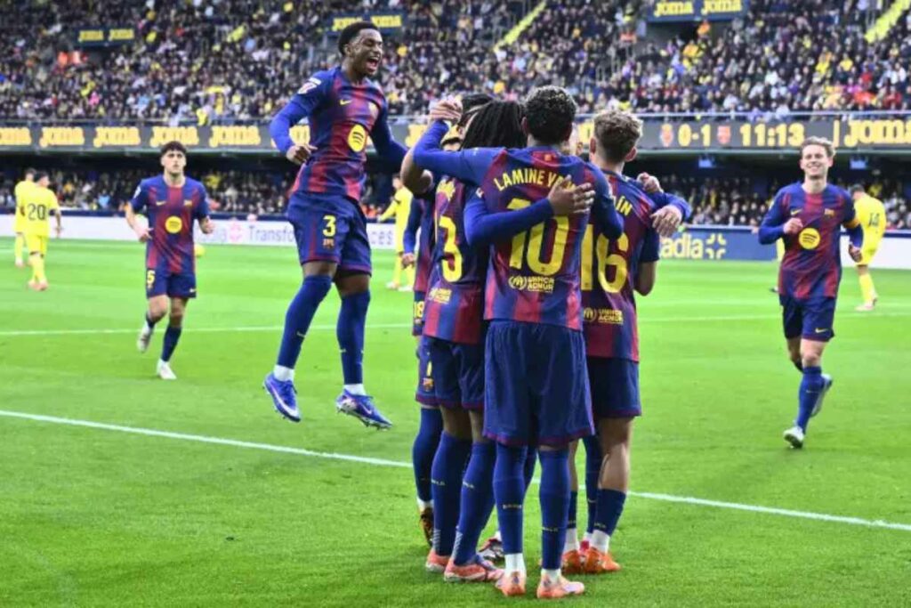 Raphinha y Yamal apuntalan el liderato del Barça en Villarreal