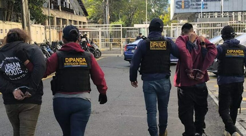 PNC y MP capturan a dos presuntos extorsionistas del Barrio 18 en allanamientos