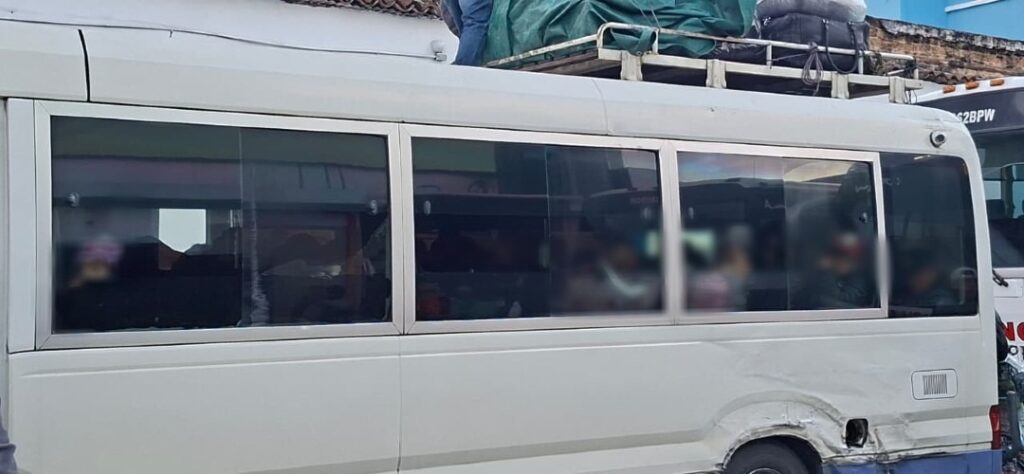 Afluencia masiva en terminal de zona 1 por viajes de fin de año a departamentos