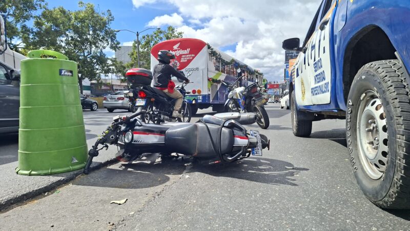 Hombre herido en ataque armado en la calzada Roosevelt