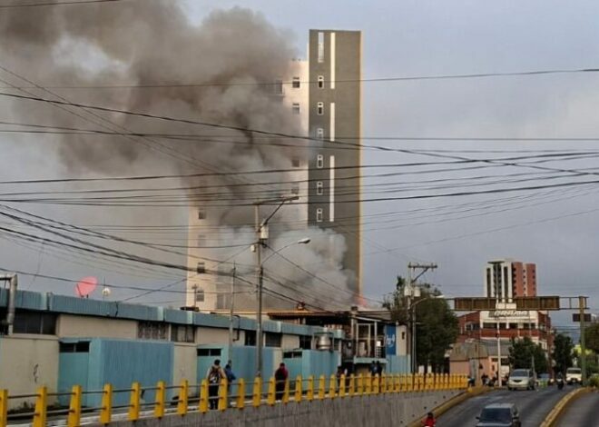 Incendio en bodega de supermercado moviliza bomberos en Aguilar Batres